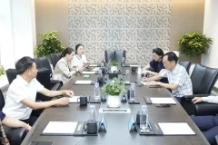 中國(guó)文化部原副部長(zhǎng)、國(guó)家博物館首任館長(zhǎng)潘震宙一行領(lǐng)導(dǎo)到達(dá)金蛹科技進(jìn)行參觀指導(dǎo)